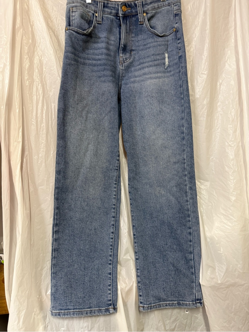 BCBGeneration Skater Straight Denim Jeans in Medium Blue Wash. size 7/28
